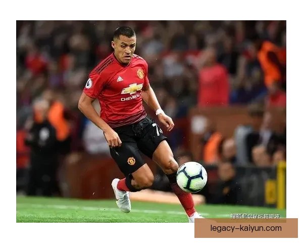 斯特林边路突破助力球队豪取三连胜，状态回暖引发热议