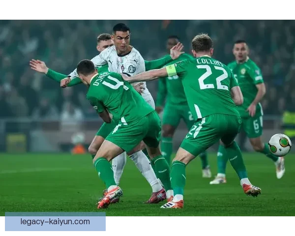 中超联赛：球队竞争激烈，表现稳健的球员逐渐成为焦点