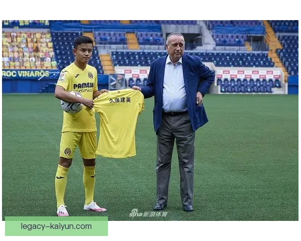 久保建英在比利亚雷亚尔的表现稳健，持续吸引众多关注。