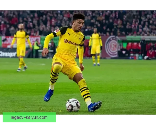 恩里克执教成功因素分析：策略灵活与球员信任两大关键