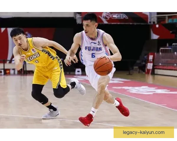 亨克战术调整引发关注，球队近期表现稳健迎来状态回暖