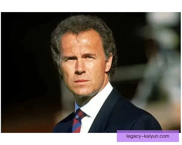 贝肯鲍尔职业荣誉：德国足球传奇的辉煌成就分析与回顾